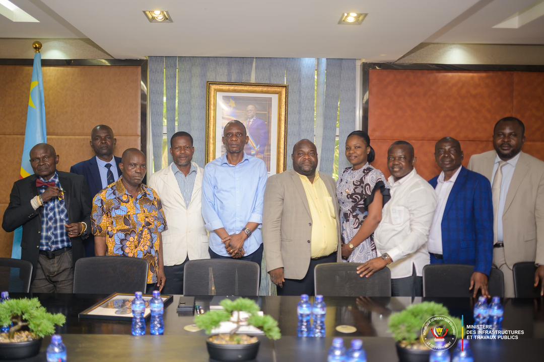 Infrastructures et Travaux Publics : la délégation syndicale salue l’action du Ministre John Banza Lunda